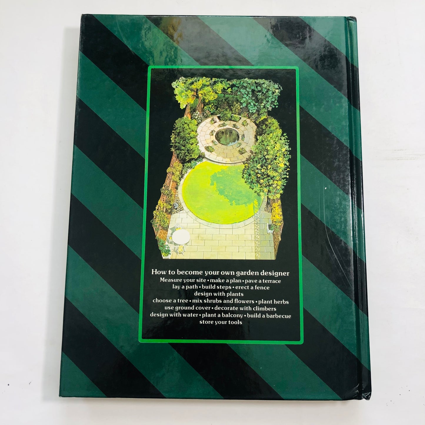 The Small Garden: John Brookes